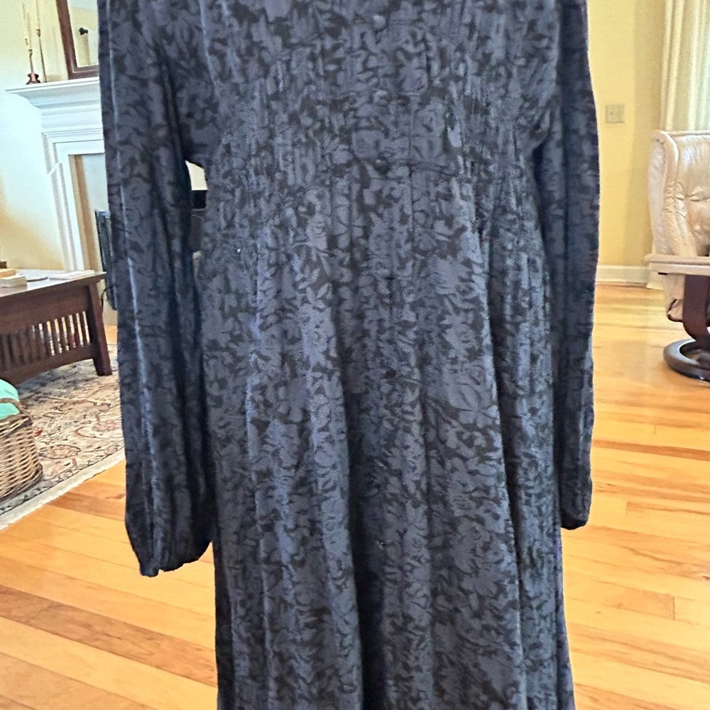 Zara Black and Navy V Neck Long Sleeve Women’s Floral Print Dress - Picture 7 of 15